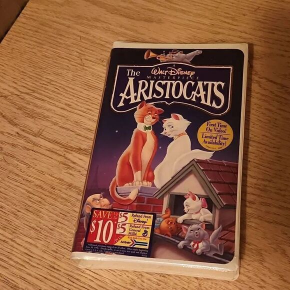New Walt Disney Aristocats vhs clamshell - Picture 2 of 3